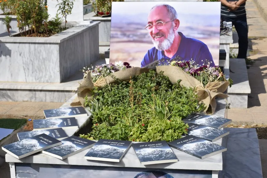 Şehîd Seyît Evran li ser gora xwe hat bi bîranîn