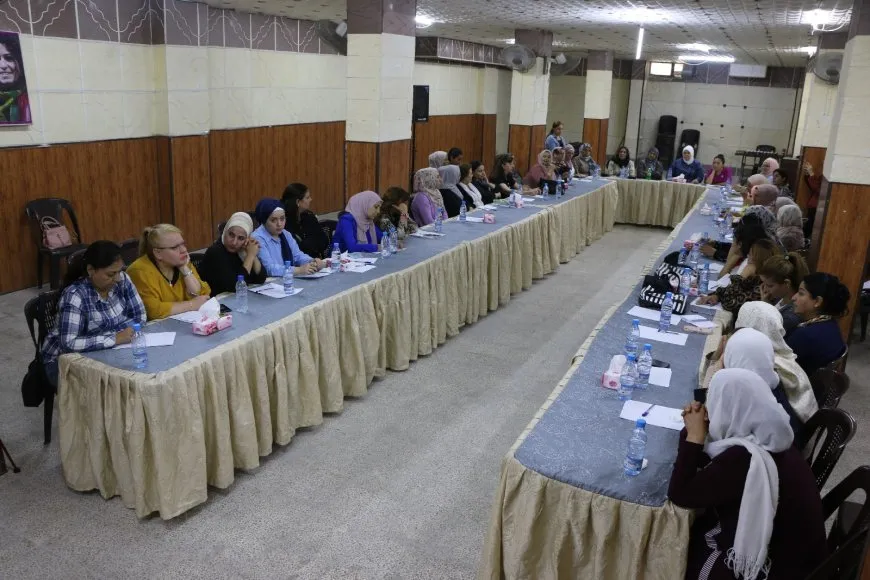 Bandorên krîza Sûriyeyê li ser jinan û civakê hatin nîqaşkirin