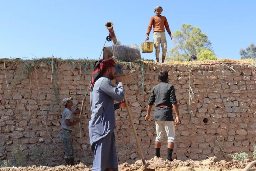 Xelkê Reqayê xaniyên heriyê restora dikin