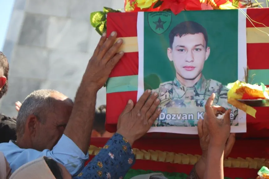 Li Kobanê 2 şehîd hatin oxirkirin