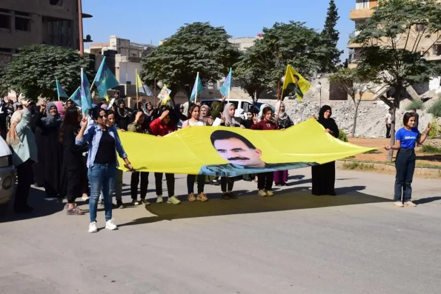 Li Reqayê meşa jinan: Hûn nikarin roja me tarî bikin