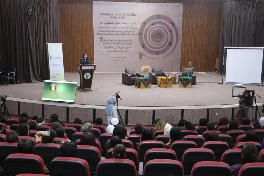 'Jineolojî bi her şêweyan li dijî zayendperestiyê yeʹ