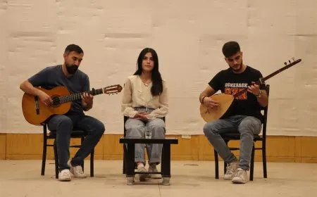 Çîroka 2 hunermendên ciwan a bi şoreşê re serkeftî bûye