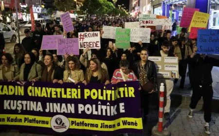Li bajarên Kurdistan û Tirkiyeyê jin li dijî qetilkirinan daketin qadan