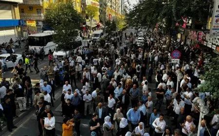 Li kolanên Amedê dirûşmeyên "Bijî Serok Apo" 