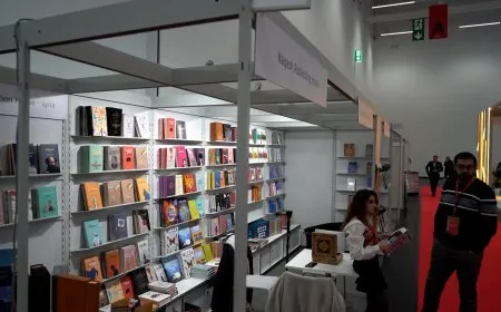 Di Pêşangeha Pirtûkan a Navneteweyî ya Frankfurtê de danasîna pirtûkên kurdî