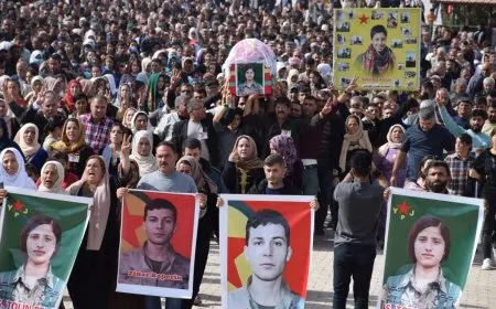 Li Kobanê ji bo 2 şehîdan merasîmek hat lidarxistin