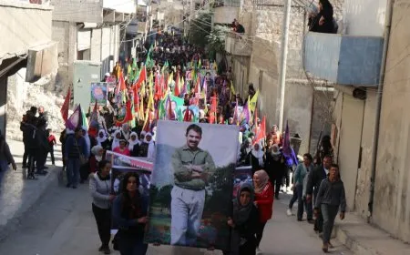 Dayika 62 salî rêya kurê xwe yê şehîd dişopîne
