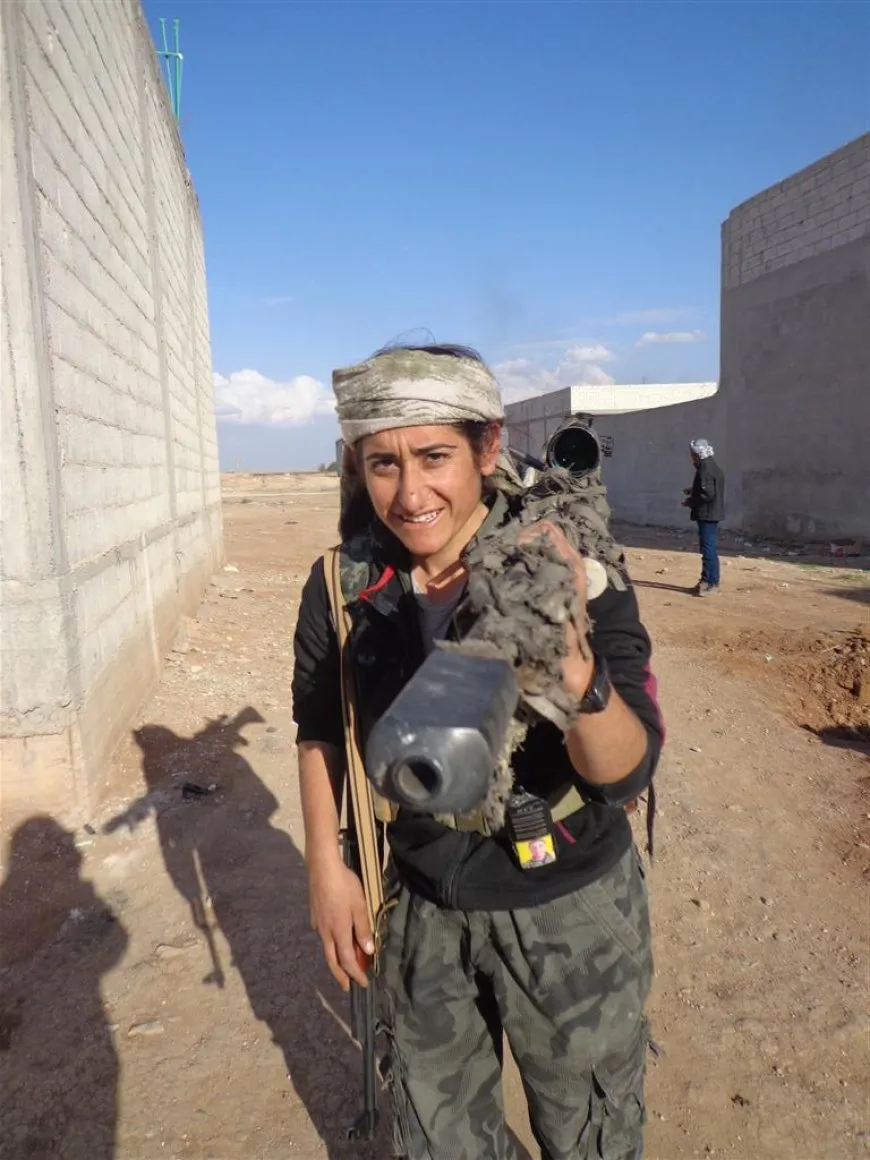 Bîranînên berxwedana Kobanê li ser zimanê şehîd Arîn Mîrkan