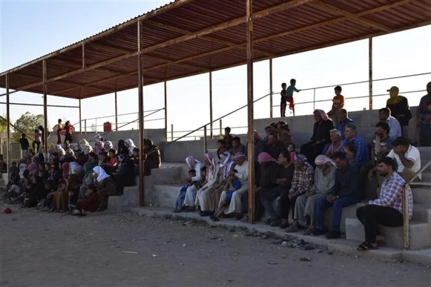 Li ser komplo rêzecivînên girseyî