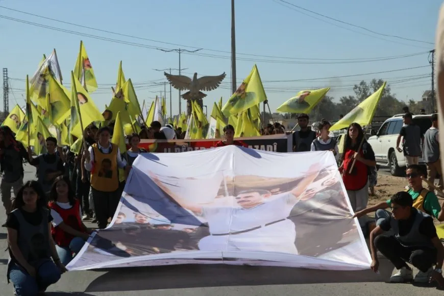 Beşdarên meşa dirêj: Heya azadiyê têkoşîn