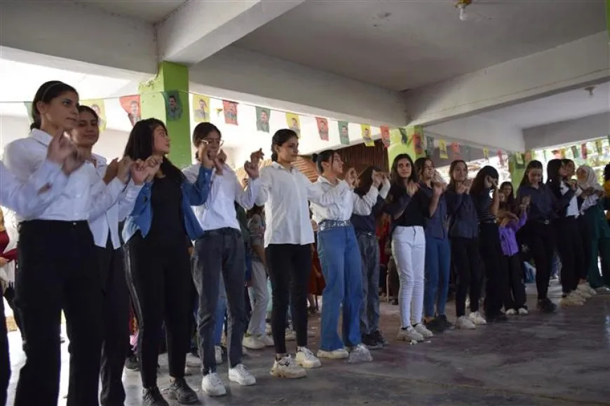 Bi çalakiyên cihêreng Roja Mamosteyan a Cîhanê hat pîrozkirin