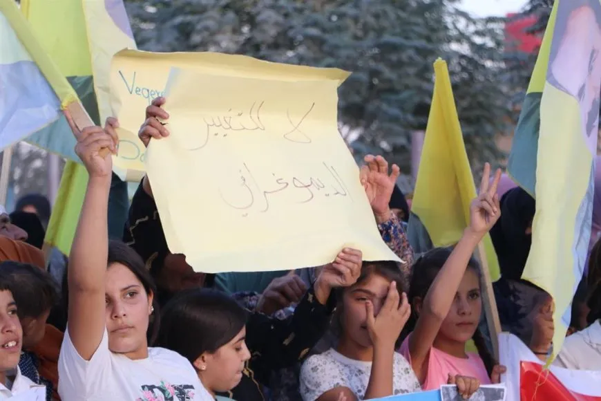 Bi nêzîkbûna salvegera 5ʹan a dagirkirina Serêkaniyê meş