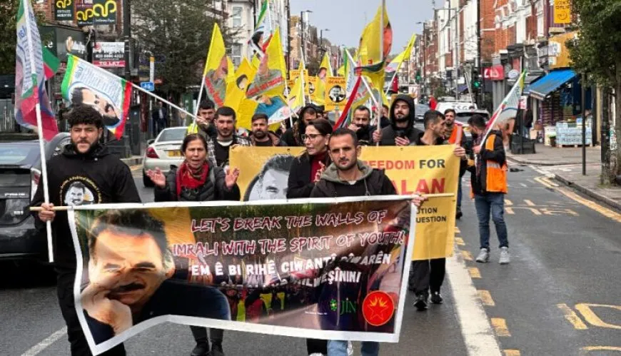 Meşa 3 rojan a ciwanên şoreşger a li Londonê dest pê kir