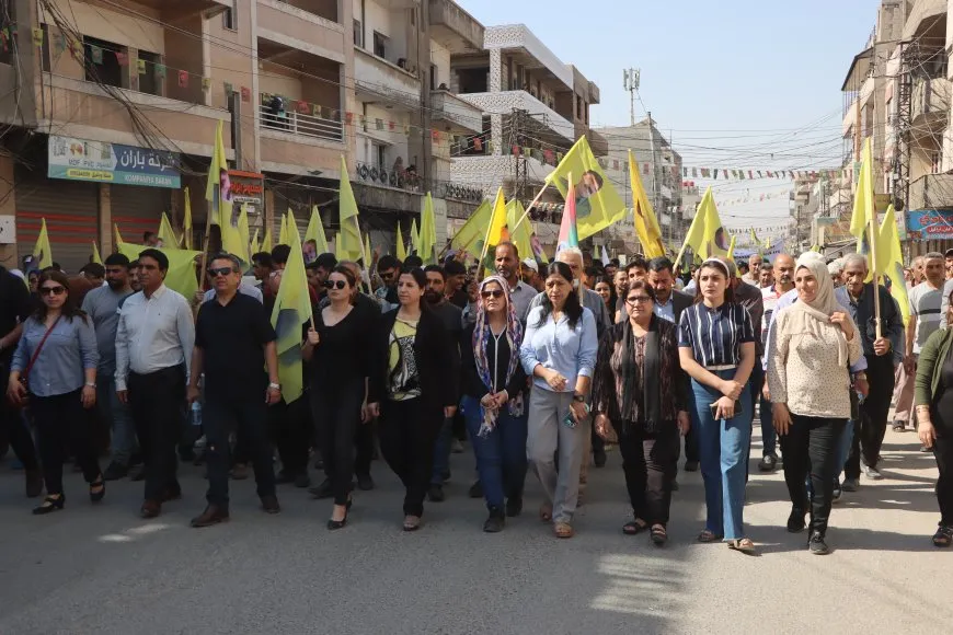 Li Qamişlo meşa li dijî Komploya Navneteweyî