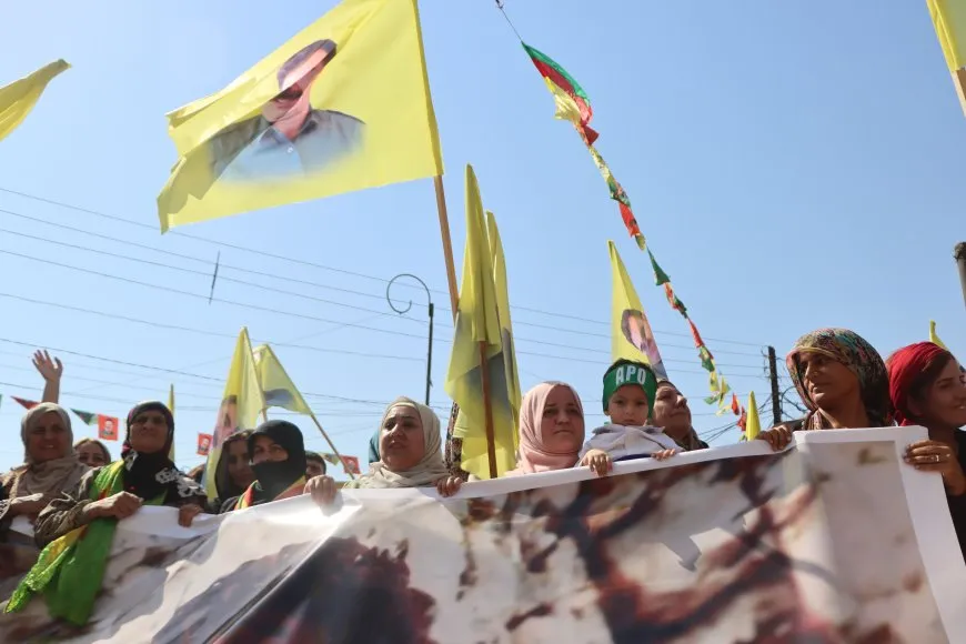 Li Qamişlo meşa li dijî Komploya Navneteweyî