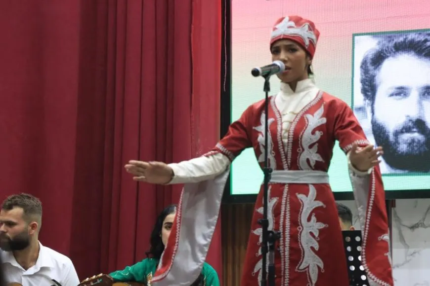 Festîvala Arîn Bisk û Zulfên Aştiyê bi xelatkirina komên beşdar bi dawî bû