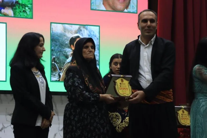 Festîvala Arîn Bisk û Zulfên Aştiyê bi xelatkirina komên beşdar bi dawî bû