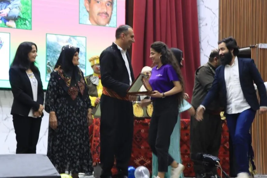 Festîvala Arîn Bisk û Zulfên Aştiyê bi xelatkirina komên beşdar bi dawî bû
