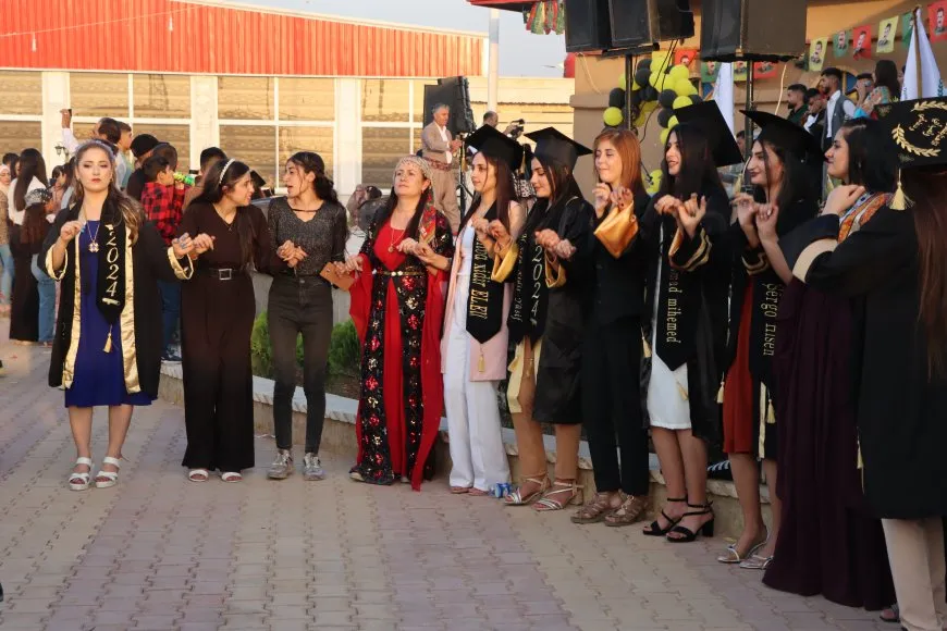162 xwendekar derçûn