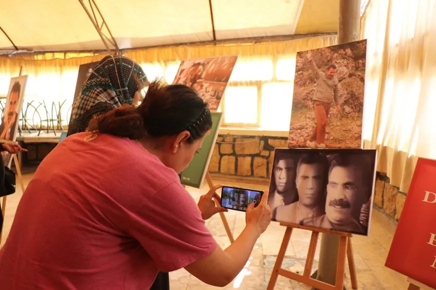  Li Helebê pêşangeha wêne û pirtûkên Rêber Abdullah Ocalan