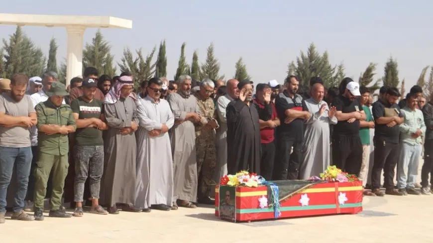Şêniyên Reqayê şehîdekî xwe oxir kir