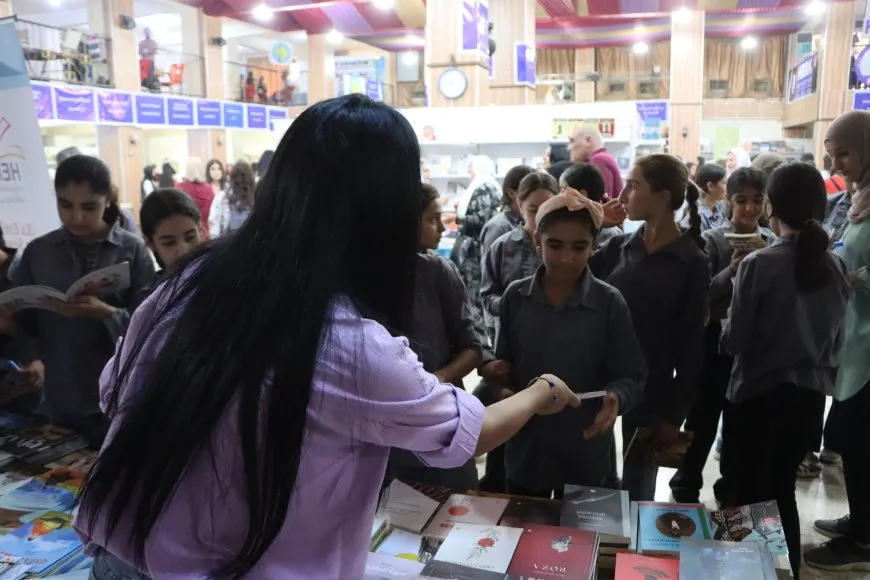 Li Pêşangeha Şehîd Herekol beşdariya xwendekaran