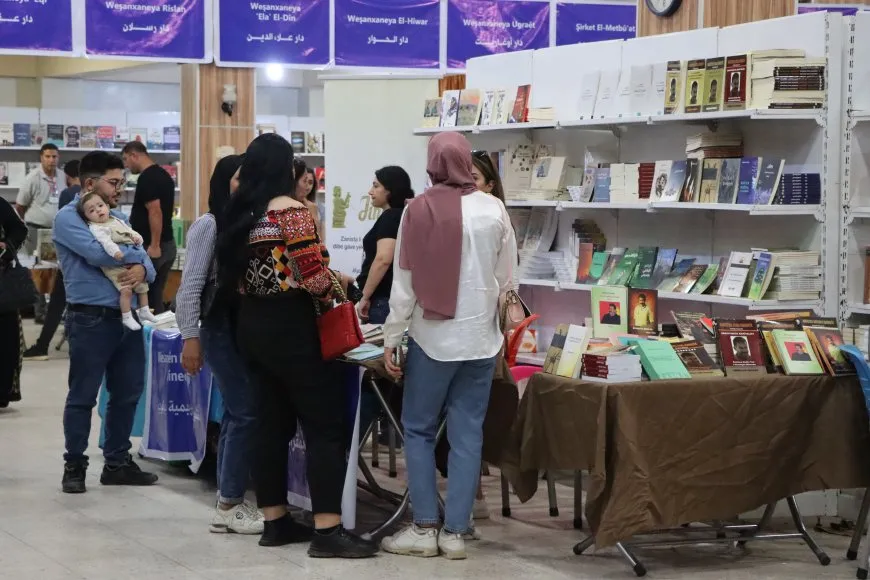 Li Pêşangeha Şehîd Herekol beşdariya xwendekaran