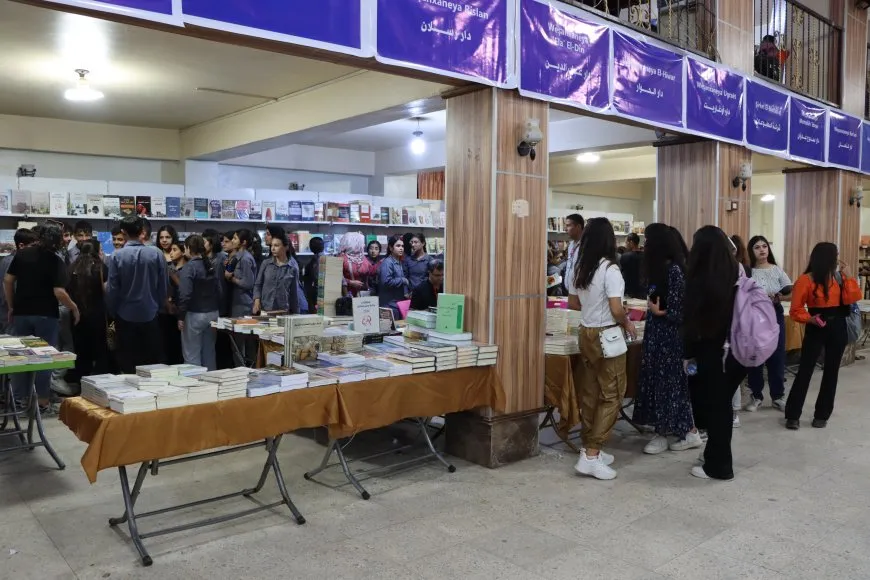 Li Pêşangeha Şehîd Herekol beşdariya xwendekaran