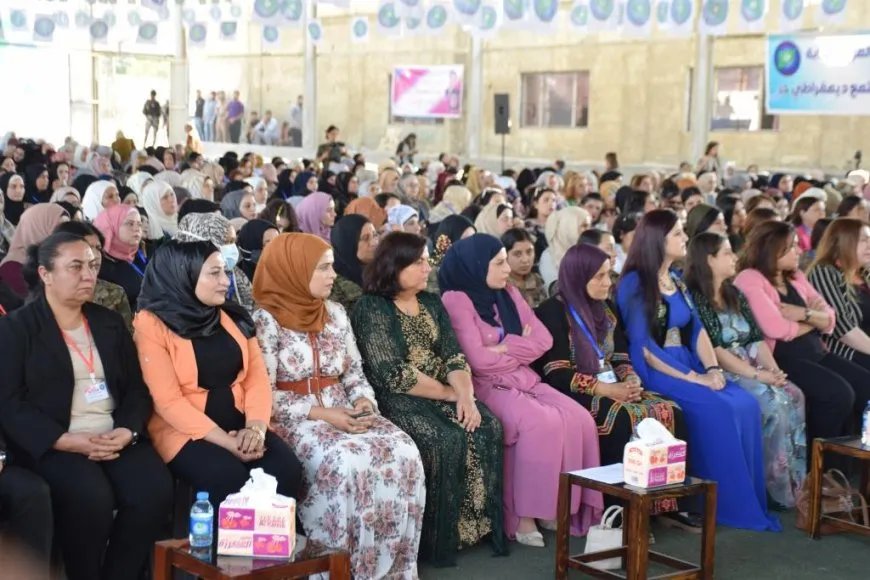Malbatên şehîd Hevrîn û Nadiya hatin xelatkirin