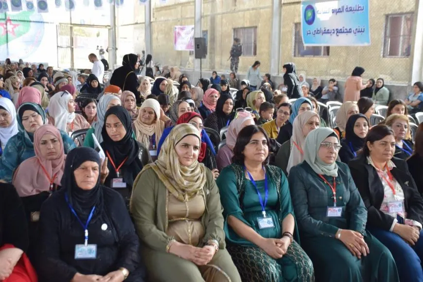 Malbatên şehîd Hevrîn û Nadiya hatin xelatkirin