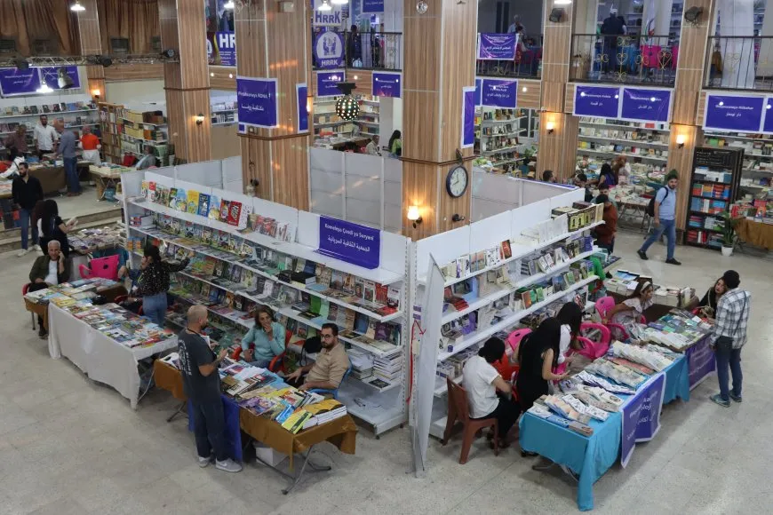 Roja çaremîn a pêşangehê bi gera xwendevanan a pirtûkan bi dawî bû