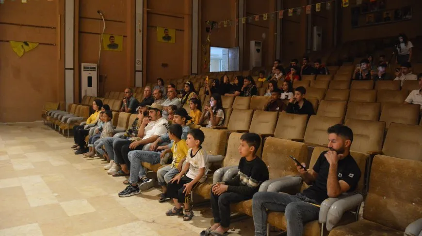 Li Rimêlanê şanoyek li ser gelên bindest hat pêşkêşkirin