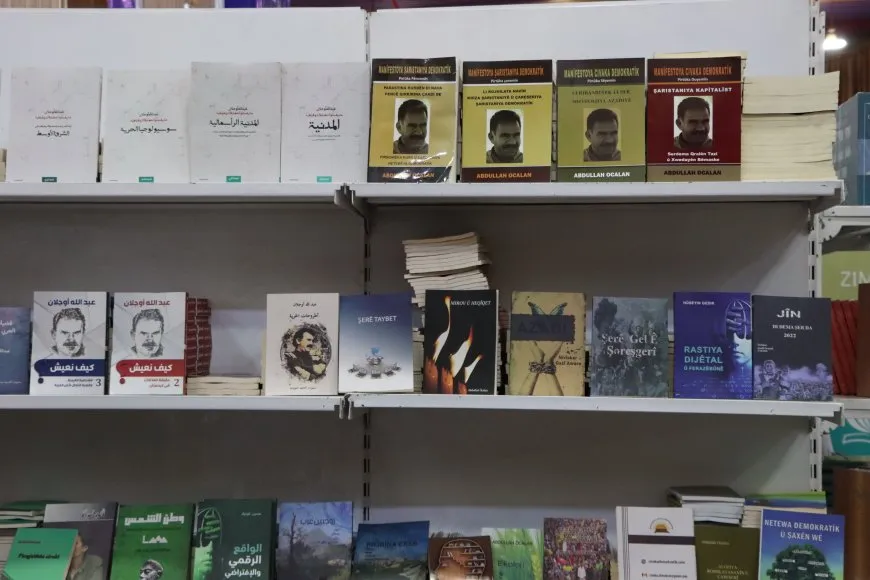 Li pêşangeha pirtûkan berhemên Rêber Abdullah Ocalan tên belavkirin