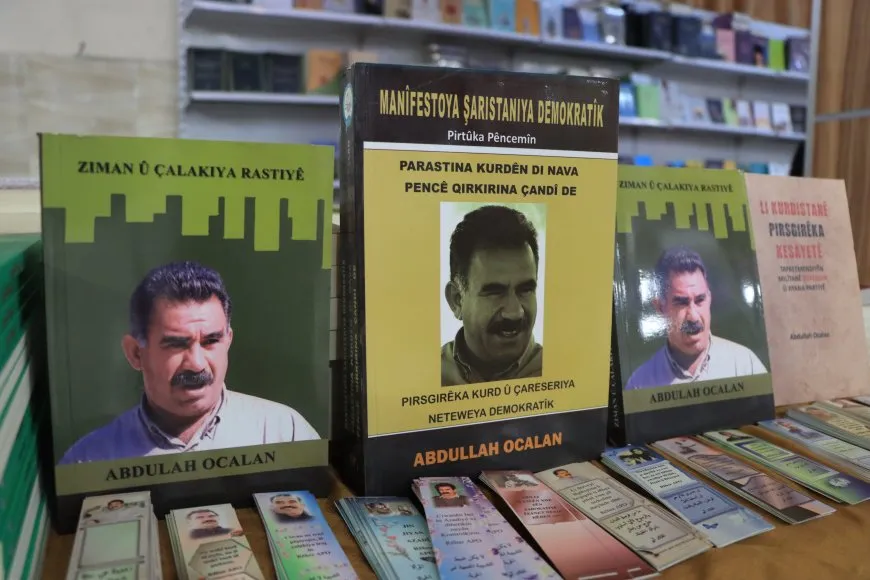 Li pêşangeha pirtûkan berhemên Rêber Abdullah Ocalan tên belavkirin