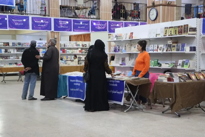 Li pêşangeha pirtûkan berhemên Rêber Abdullah Ocalan tên belavkirin