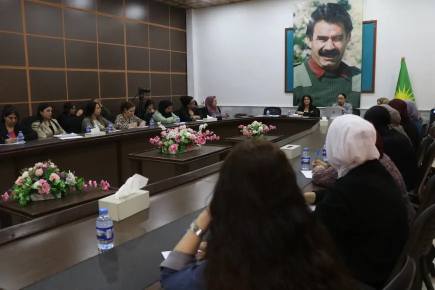 Têkildarî rewşên hiqûqî û tenduristî yên li Îmraliyê panel