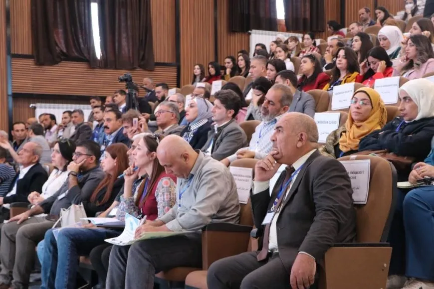 Konferansa Perwerdehiyê ya Navneteweyî di roja 2'yemîn de didome