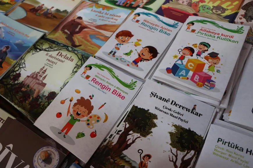 Di pêşangeha pirtûkan de nivîskariya wêjeya zarokan