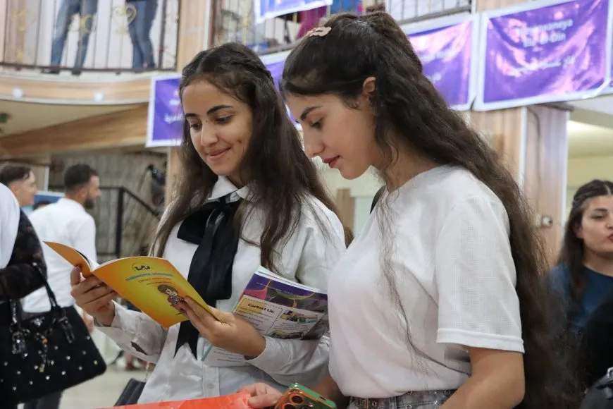 Di pêşangeha pirtûkan de nivîskariya wêjeya zarokan