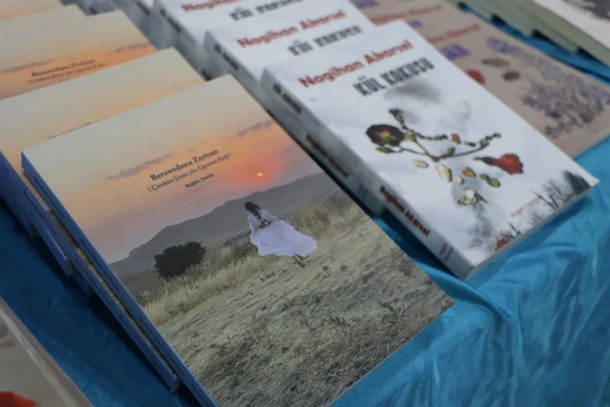 Akademiya Jineolojî bi pirtûkên şehîdan tevlî pêşangehê dibe