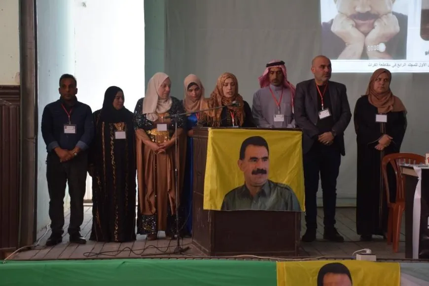 Têkildarî ʹManîfestoya Şaristaniya Demokratîkʹ li kantona Firatê komxebat