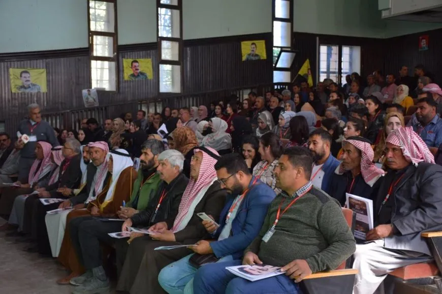 Têkildarî ʹManîfestoya Şaristaniya Demokratîkʹ li kantona Firatê komxebat