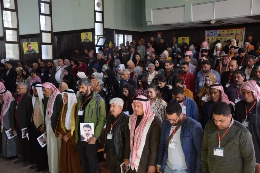 Têkildarî ʹManîfestoya Şaristaniya Demokratîkʹ li kantona Firatê komxebat