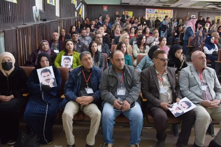 Têkildarî ʹManîfestoya Şaristaniya Demokratîkʹ li kantona Firatê komxebat