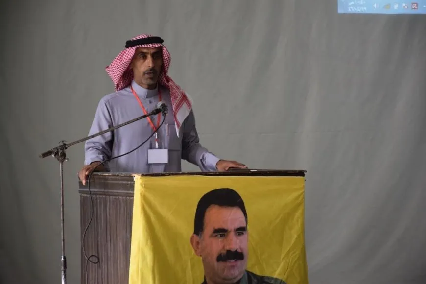 Têkildarî ʹManîfestoya Şaristaniya Demokratîkʹ li kantona Firatê komxebat