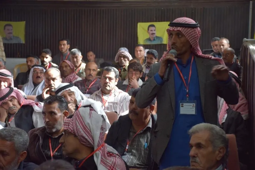 Têkildarî ʹManîfestoya Şaristaniya Demokratîkʹ li kantona Firatê komxebat