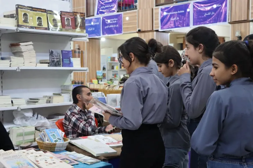 Ji bo Pêşangeha Pirtûkan pêşinyarên dema pêş