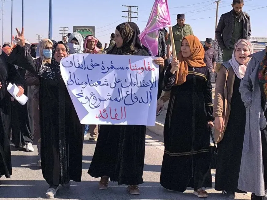 Xelkê Dêrazorî li dijî êrişan daket qadan