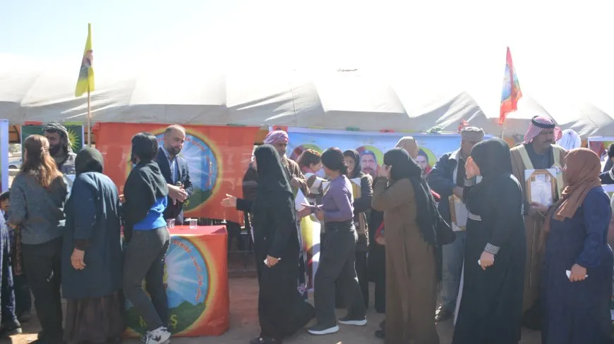 Di merasîma sersaxiyê ya şehîdên Siwêdiyeyê de peyamên berxwedanê